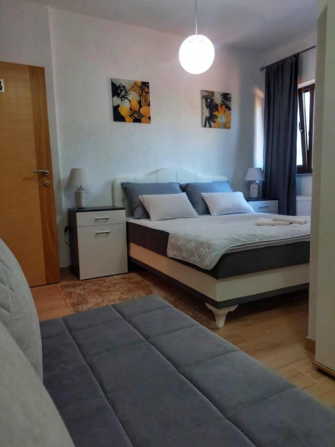Vacation Home Keskic Velika Gata Exterior photo